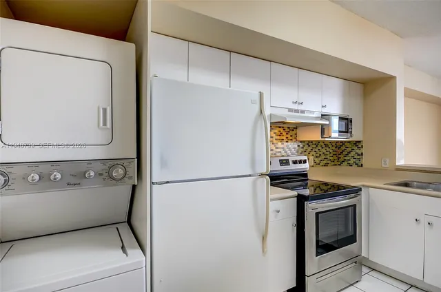 $290,000 | 5077 Northwest 7th Street, Unit TS7, Miami, FL 33126