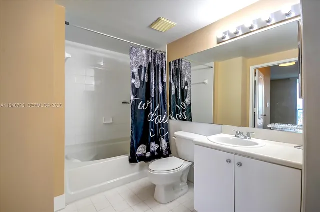 $290,000 | 5077 Northwest 7th Street, Unit TS7, Miami, FL 33126