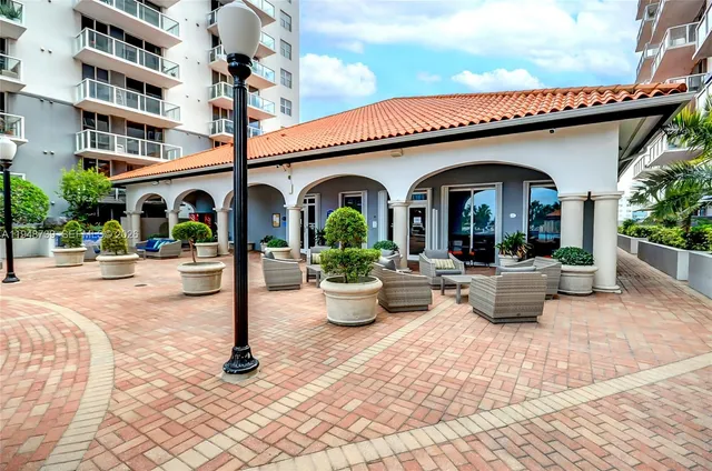 $290,000 | 5077 Northwest 7th Street, Unit TS7, Miami, FL 33126