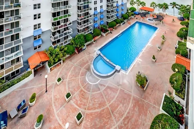 $290,000 | 5077 Northwest 7th Street, Unit TS7, Miami, FL 33126