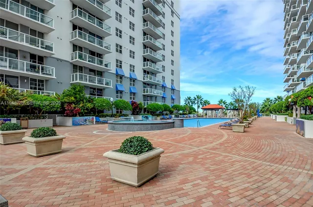 $290,000 | 5077 Northwest 7th Street, Unit TS7, Miami, FL 33126