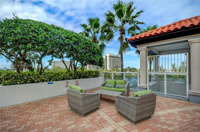 $290,000 | 5077 Northwest 7th Street, Unit TS7, Miami, FL 33126