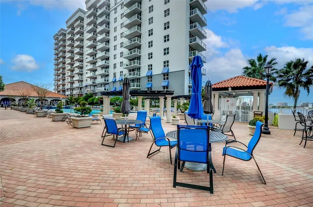 $290,000 | 5077 Northwest 7th Street, Unit TS7, Miami, FL 33126