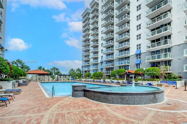 $290,000 | 5077 Northwest 7th Street, Unit TS7, Miami, FL 33126