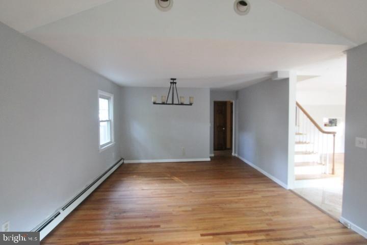209 Princeton Avenue Trenton, NJ 08619 - Photo 11 of 29