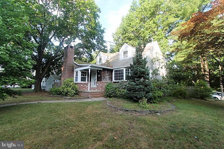 209 Princeton Avenue Trenton, NJ 08619 - Photo 3 of 29