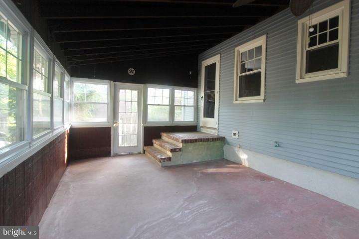 209 Princeton Avenue Trenton, NJ 08619 - Photo 24 of 29
