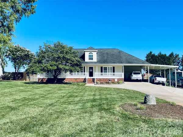 $364,900 | 131 Landing Court, Bessemer City, NC 28016