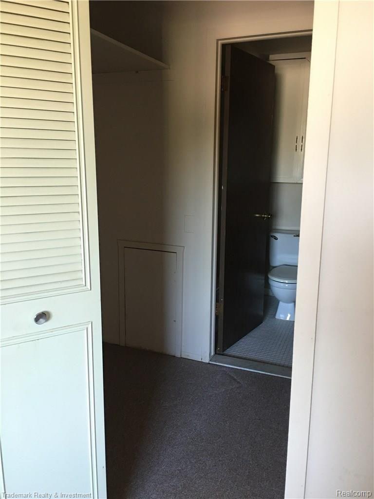 30237 Utica Road, Unit 81 Roseville, MI 48066 - Photo 11 of 14 IMG_0234.jpg
