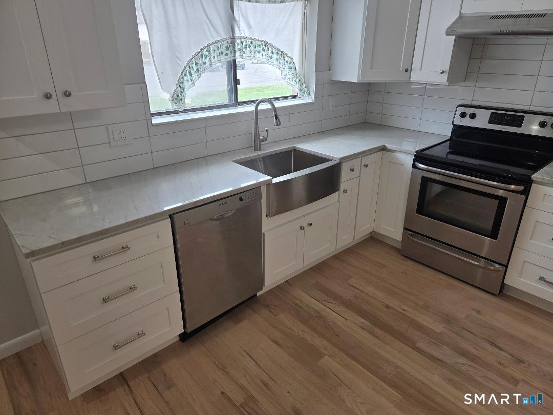 39 Horton Hill Road, Unit 8G Naugatuck, CT 06770 - Photo 3 of 18