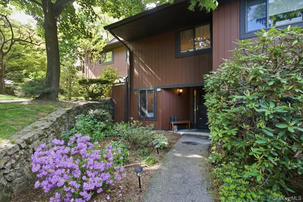 $675,000 | 217 Martling Avenue, Tarrytown, NY 10591