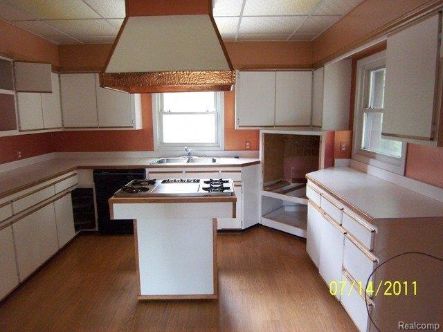 3190 John R Road Rochester, MI 48307 - Photo 7 of 22 100_6110