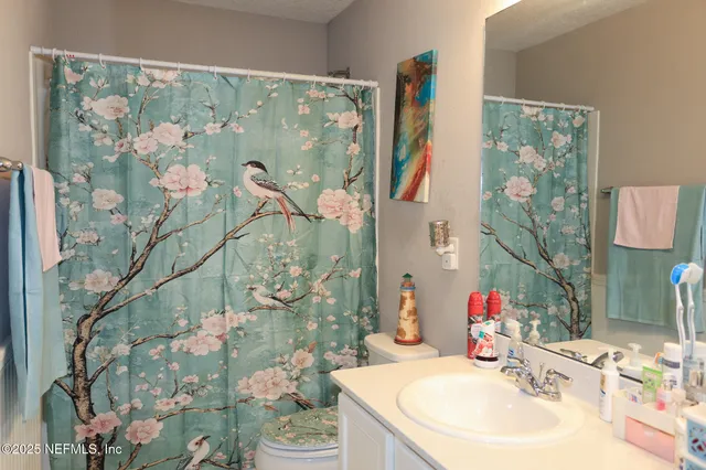 a black and white photo of a picture