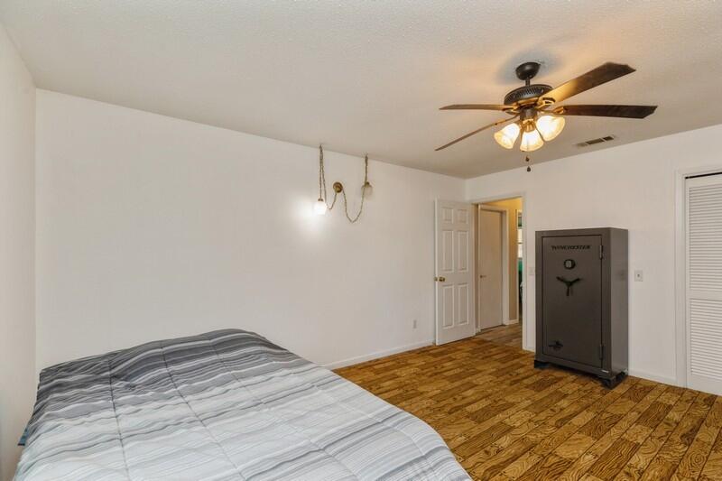 3951 Fern Barrow Road Crestview, FL 32539 - Photo 20 of 31 32_3951FernBarrowRd_2038_FlexMLS800x600_