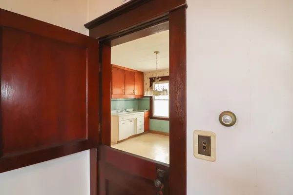 $259,900 | 110 Bonneville Avenue, Chicopee, MA 01013