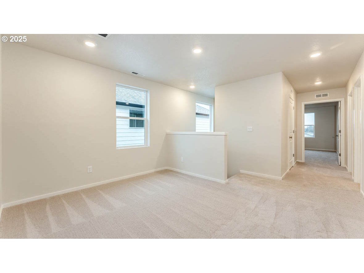 2933 U Street Springfield, OR 97477 - Photo 12 of 27