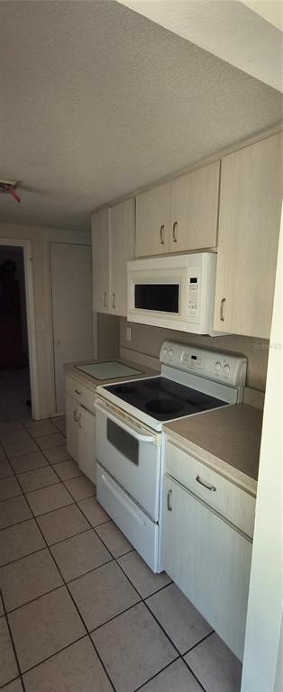 242 Clemson Road Venice, FL 34293 - Photo 6 of 13 Gallery Image 6