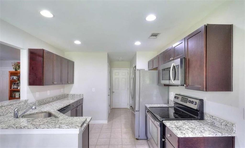 39 Gray Field Court Jefferson, GA 30549 - Photo 2 of 18