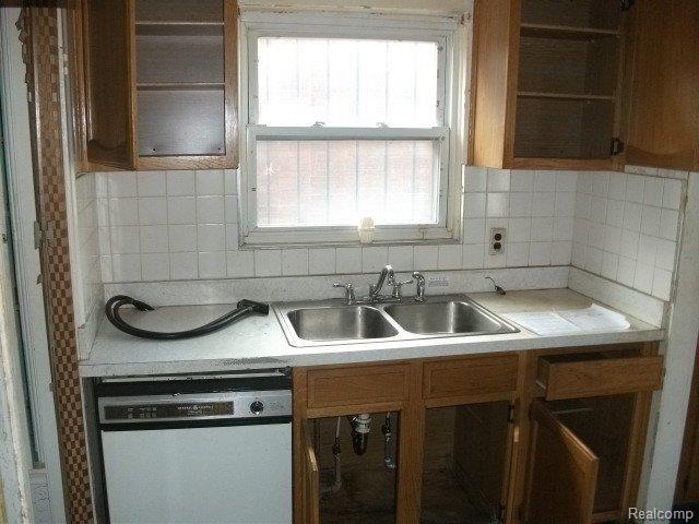 20034 Ryan Road Detroit, MI 48234 - Photo 11 of 18 DSCF9769.jpg