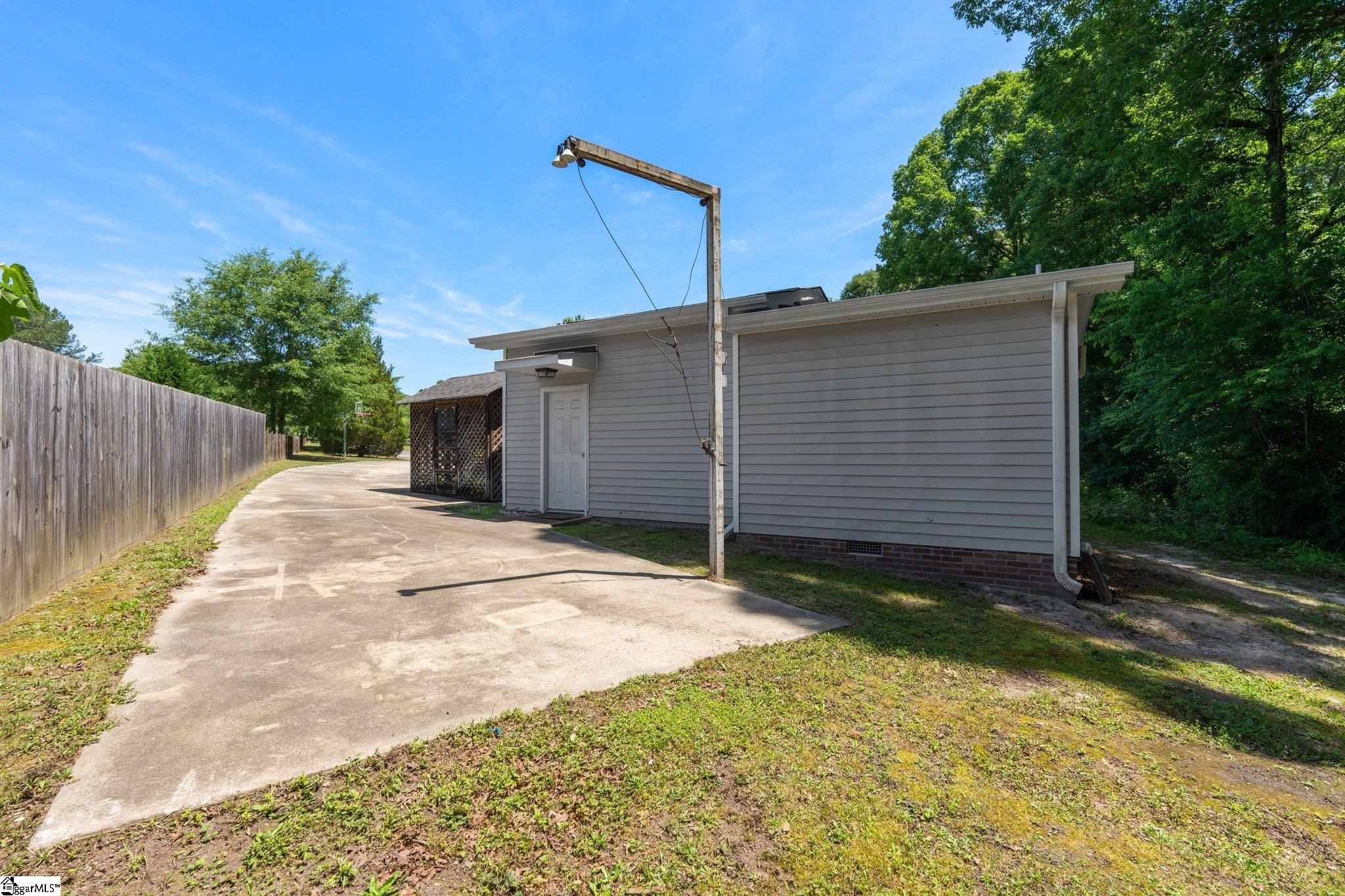 249 Quail Hollow Road Fountain Inn, SC 29644 - Photo 7 of 36