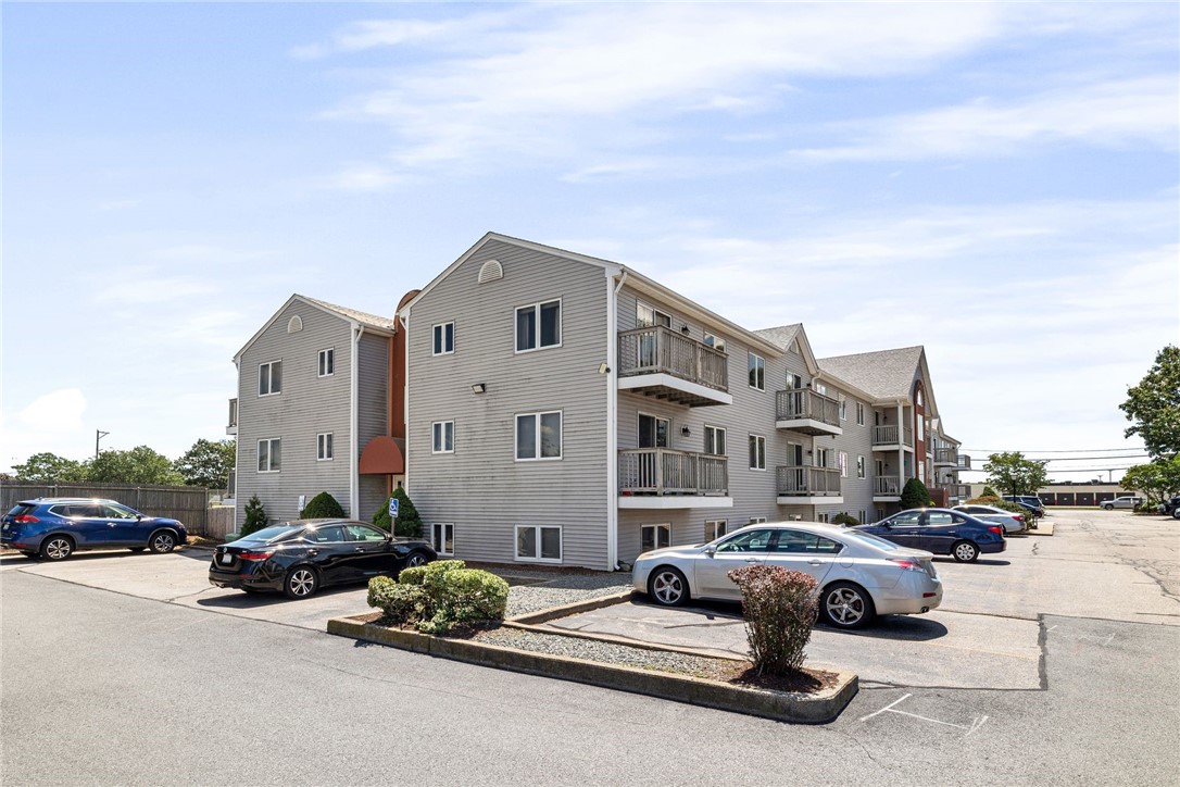 724 Beverage Hill Avenue, Unit 302 Pawtucket, RI 02861 - Photo 21 of 22