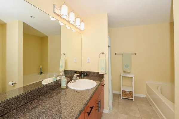 $2,200 | 4190 Gator Greens Way, Unit 35, Fort Pierce, FL 34982
