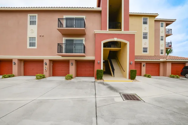$2,200 | 4190 Gator Greens Way, Unit 35, Fort Pierce, FL 34982