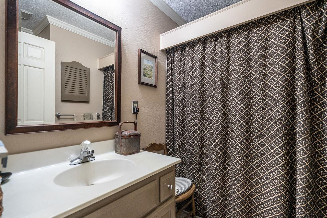 3123 Morningside Drive Raleigh, NC 27607 - Photo 17 of 28 Hall Bath