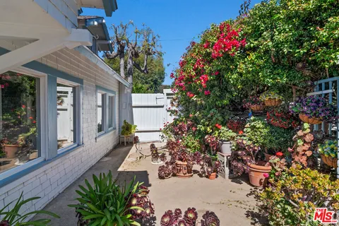 $3,100,000 | 207 Ocean Ave Extension, Santa Monica, CA 90402