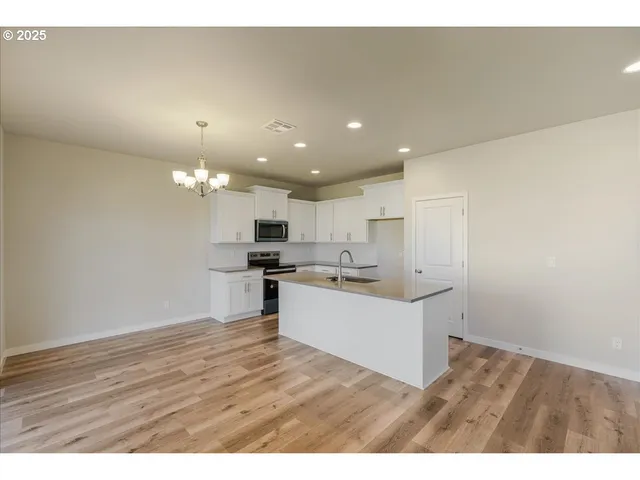 $509,900 | 410 South Elm Street, Yamhill, OR 97148