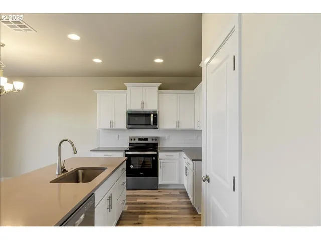 $509,900 | 410 South Elm Street, Yamhill, OR 97148