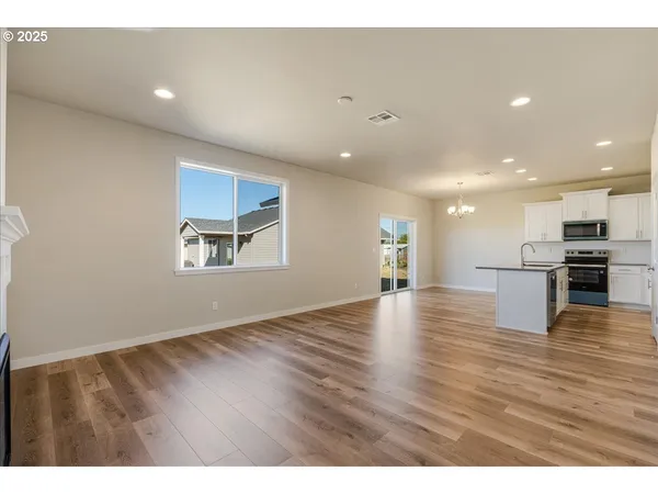 $509,900 | 410 South Elm Street, Yamhill, OR 97148