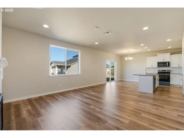 $509,900 | 410 South Elm Street, Yamhill, OR 97148