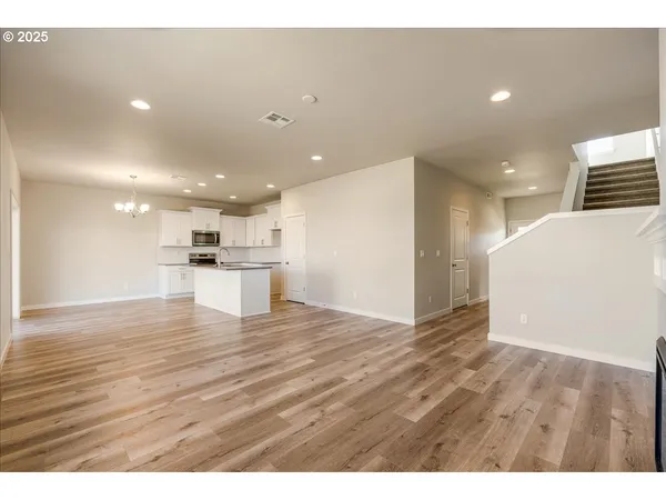 $509,900 | 410 South Elm Street, Yamhill, OR 97148