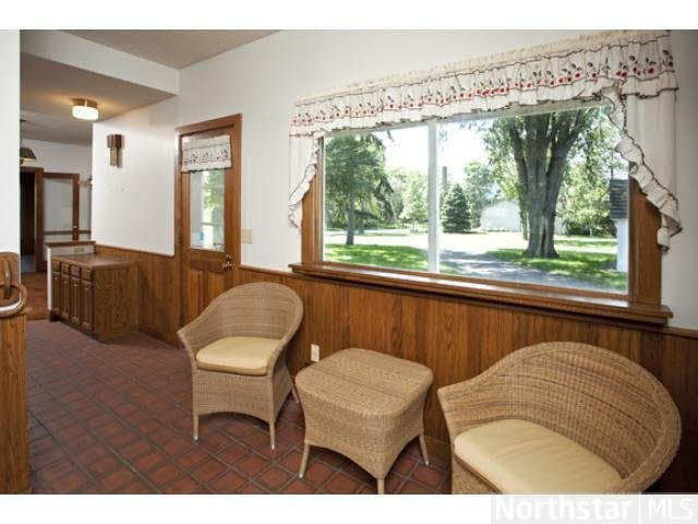 11480 Riverview Road Eden Prairie, MN 55347 - Photo 3 of 16