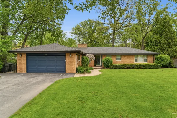 $850,000 | 1725 Sunset Ridge Road, Glenview, IL 60025