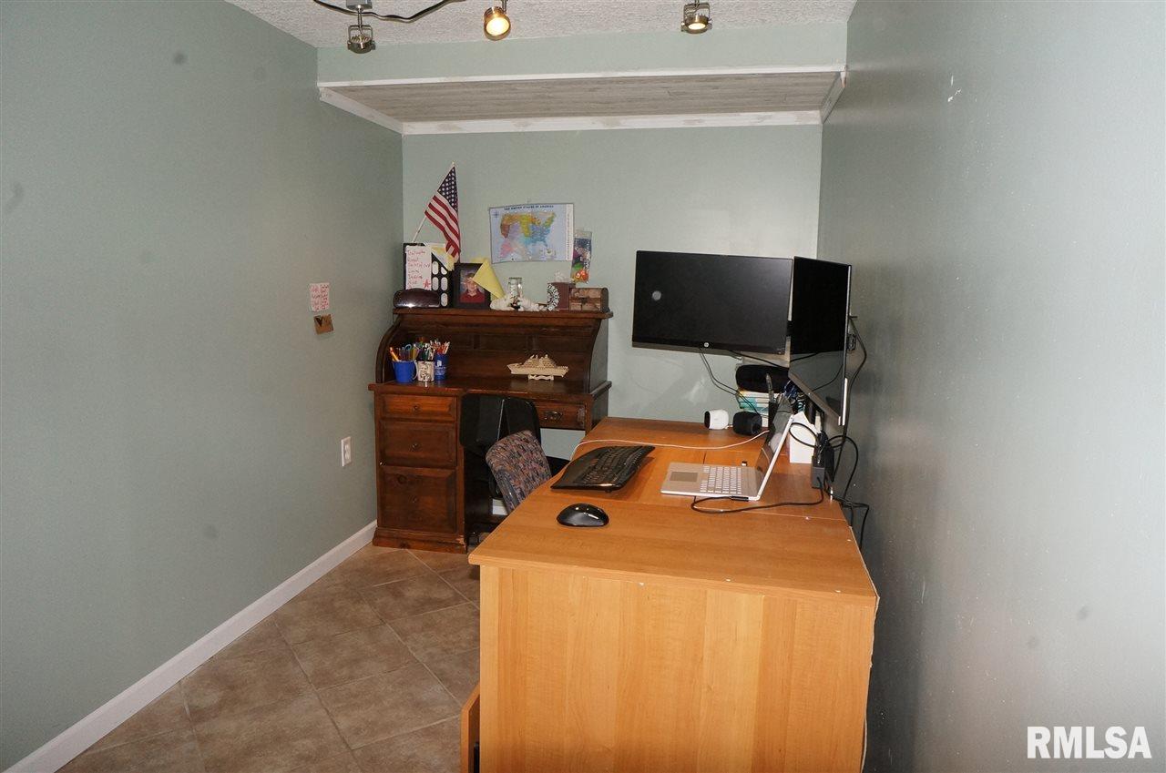 117 Valley Heights Road Blue Grass, IA 52726 - Photo 15 of 24 Gallery Image 15