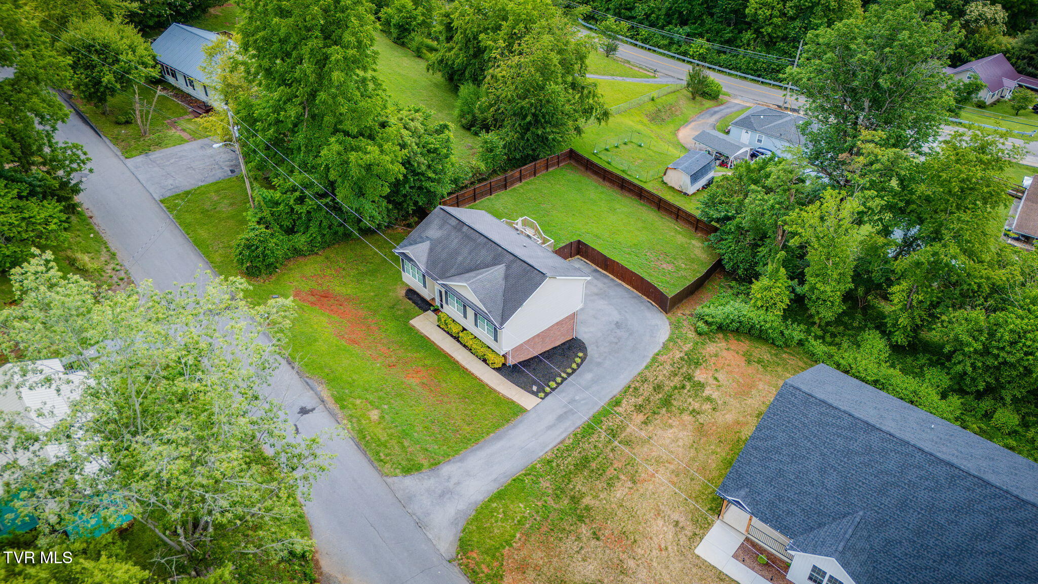 220 Old Siam Road Elizabethton, TN 37643 - Photo 36 of 41 101