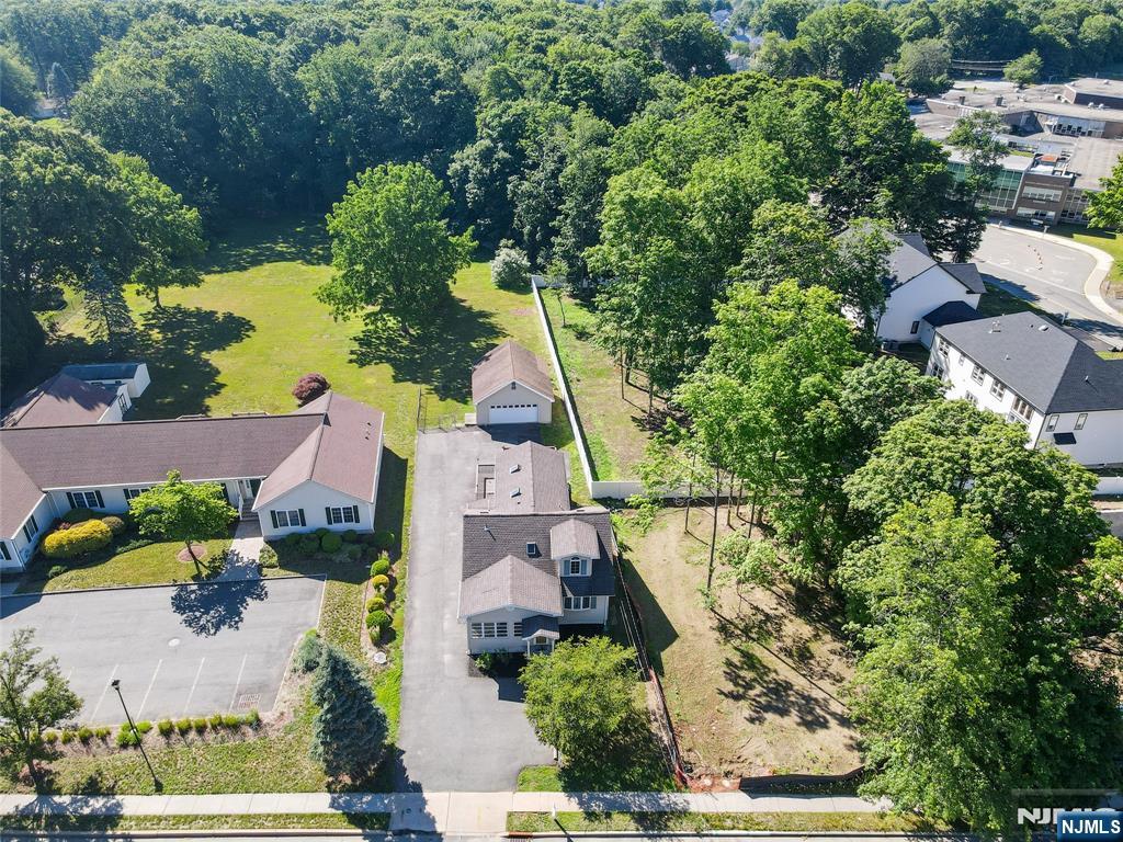 1093 Littleton Road Parsippany, NJ 07054 - Photo 5 of 50