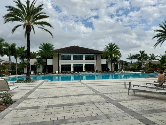 $5,200 | 8364 Northwest 43rd Street, Doral, FL 33166