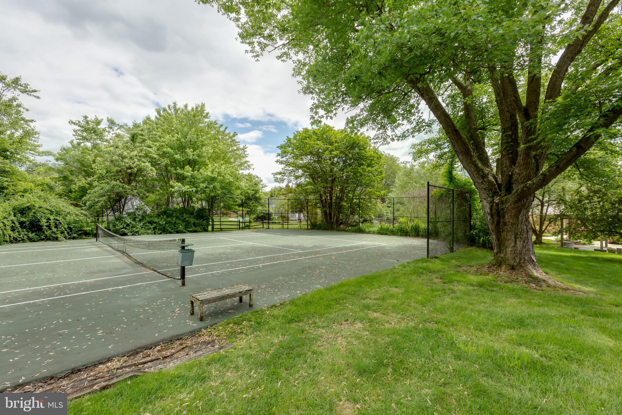 12400 Beall Spring Road Potomac, MD 20854 - Photo 45 of 49 Tennis Court