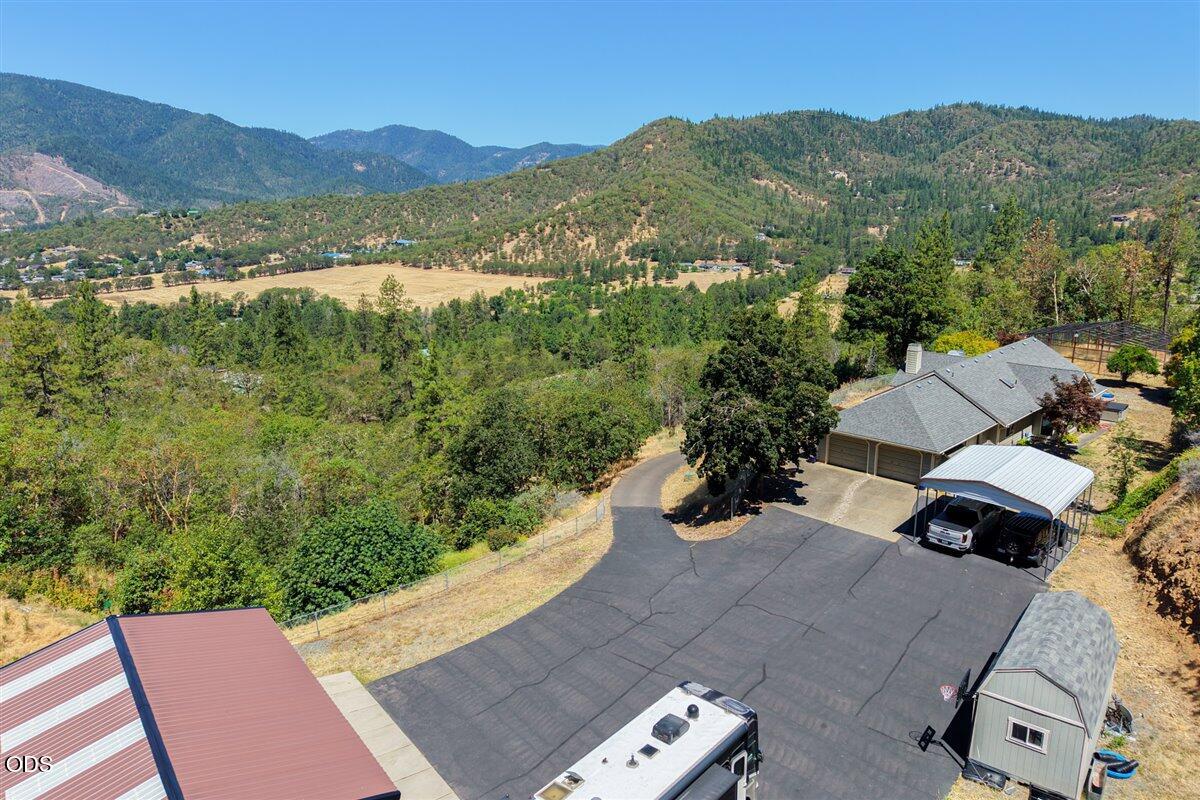 1040 Wards Creek Road Rogue River, OR 97537 - Photo 38 of 44