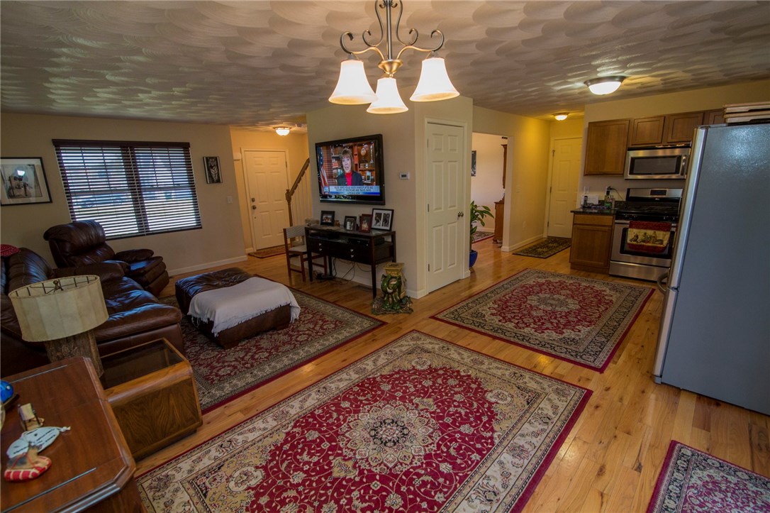 80 Scenic Way Exeter, RI 02822 - Photo 5 of 16