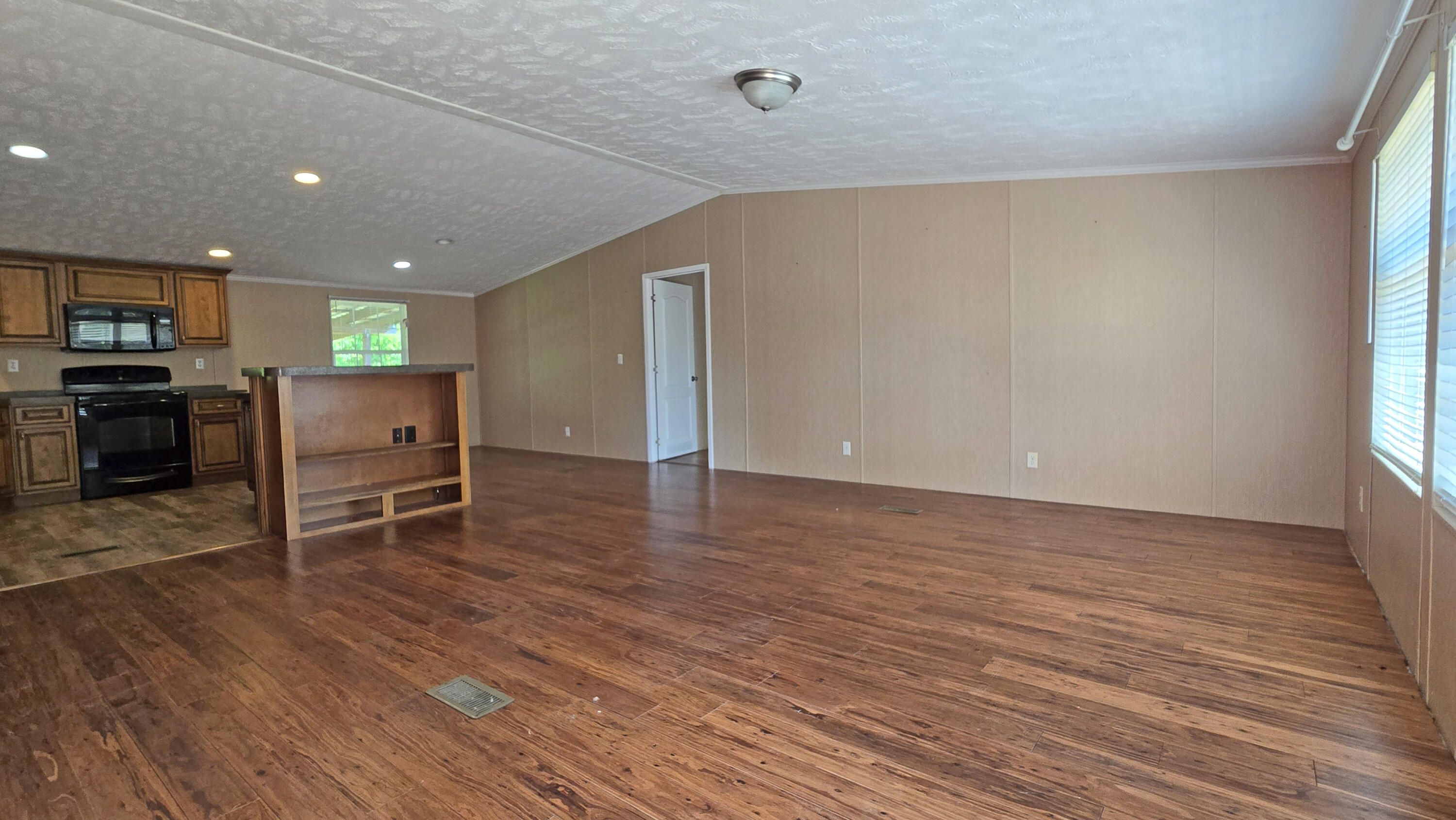693 Windy Hill Road Campton, KY 41301 - Photo 3 of 44 20