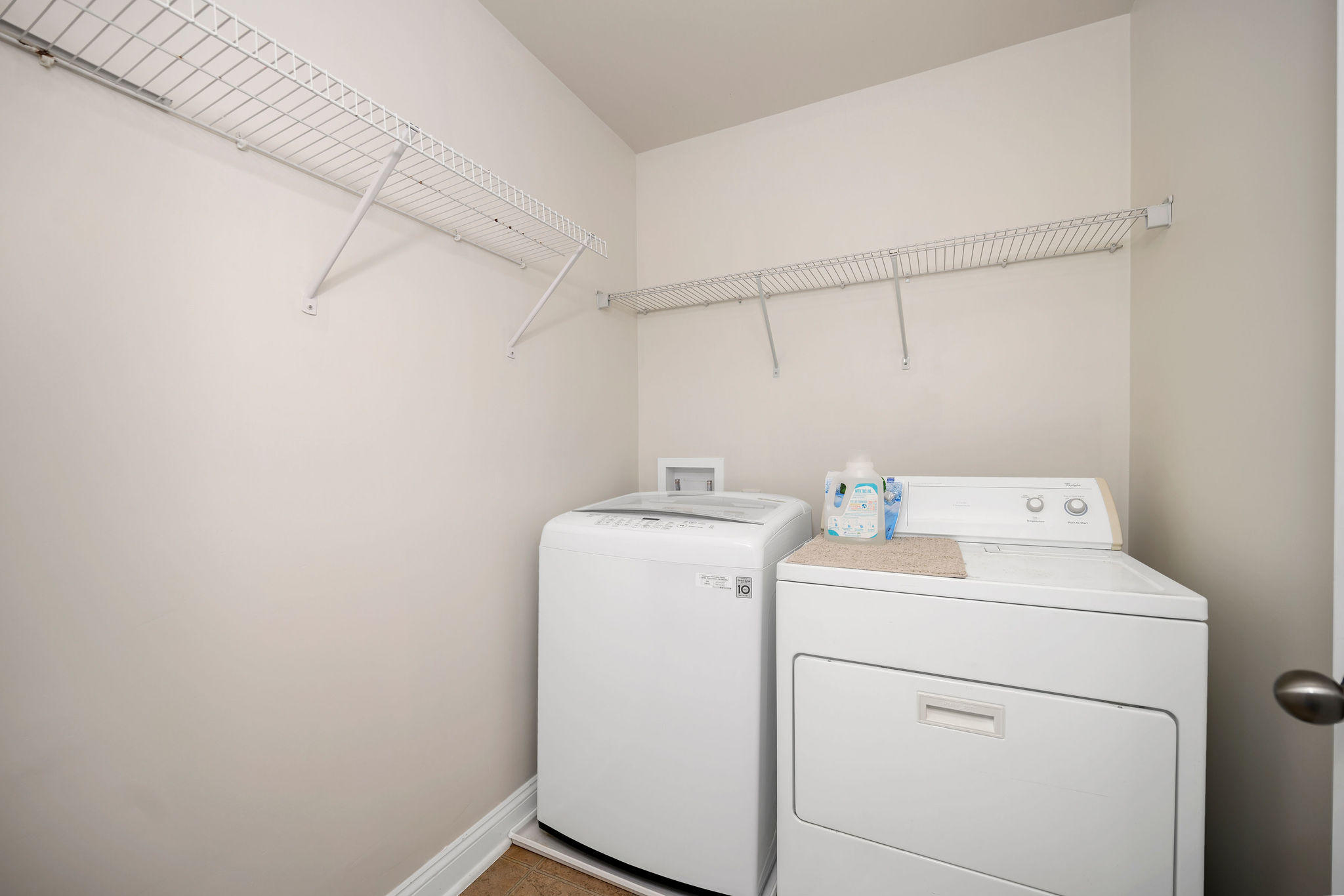 181 Decatur Drive Summerville, SC 29486 - Photo 30 of 41 LAUNDRY ROOM