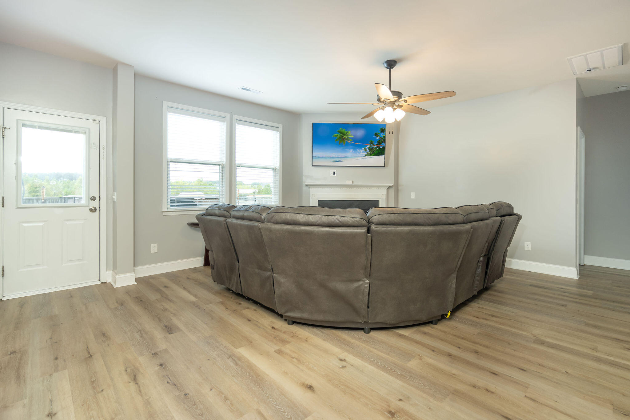 181 Decatur Drive Summerville, SC 29486 - Photo 5 of 41 FAMILY ROOM