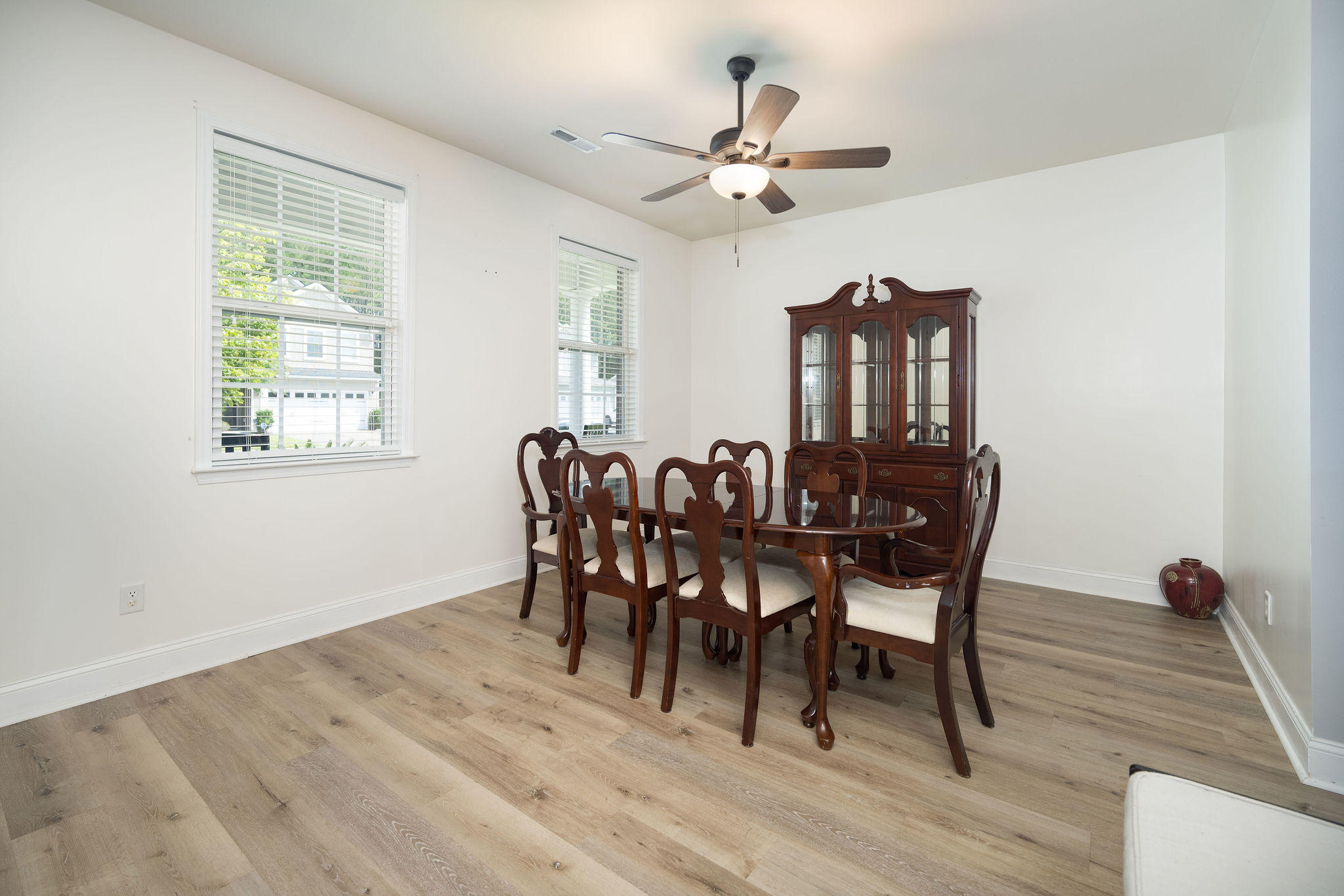 181 Decatur Drive Summerville, SC 29486 - Photo 8 of 41 DINING ROOM