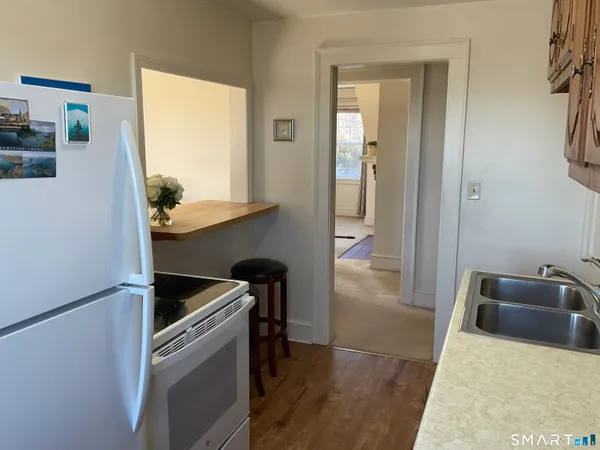 $1,800 | 405 Mohegan Ave Parkway, Quaker Hill, CT 06375