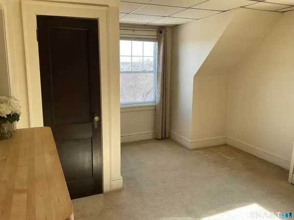 $1,800 | 405 Mohegan Ave Parkway, Quaker Hill, CT 06375