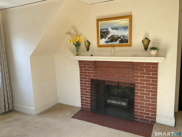 $1,900 | 405 Mohegan Ave Parkway, Quaker Hill, CT 06375